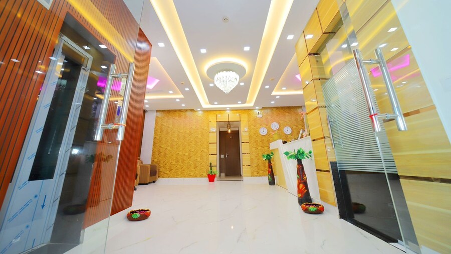 Hotel SMR Palace- Rooftop View Taj Mahal