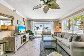 Smart TV, DVD player - Remodeled MIDDLE Unit ❤️❤️ Amazing Views of Gulf, Sunset, Pool 😎😎 Destin Towers 🐠🦀 (Destin)
