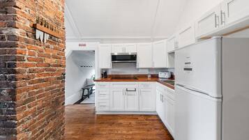 Microwave, oven, stovetop, coffee/tea maker