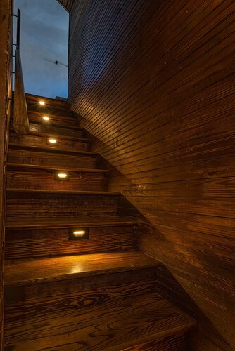 Historic Brick Loft | Downtown · Free Parking