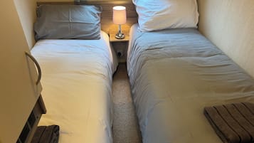 3 habitaciones, tabla de planchar con plancha y wifi gratis