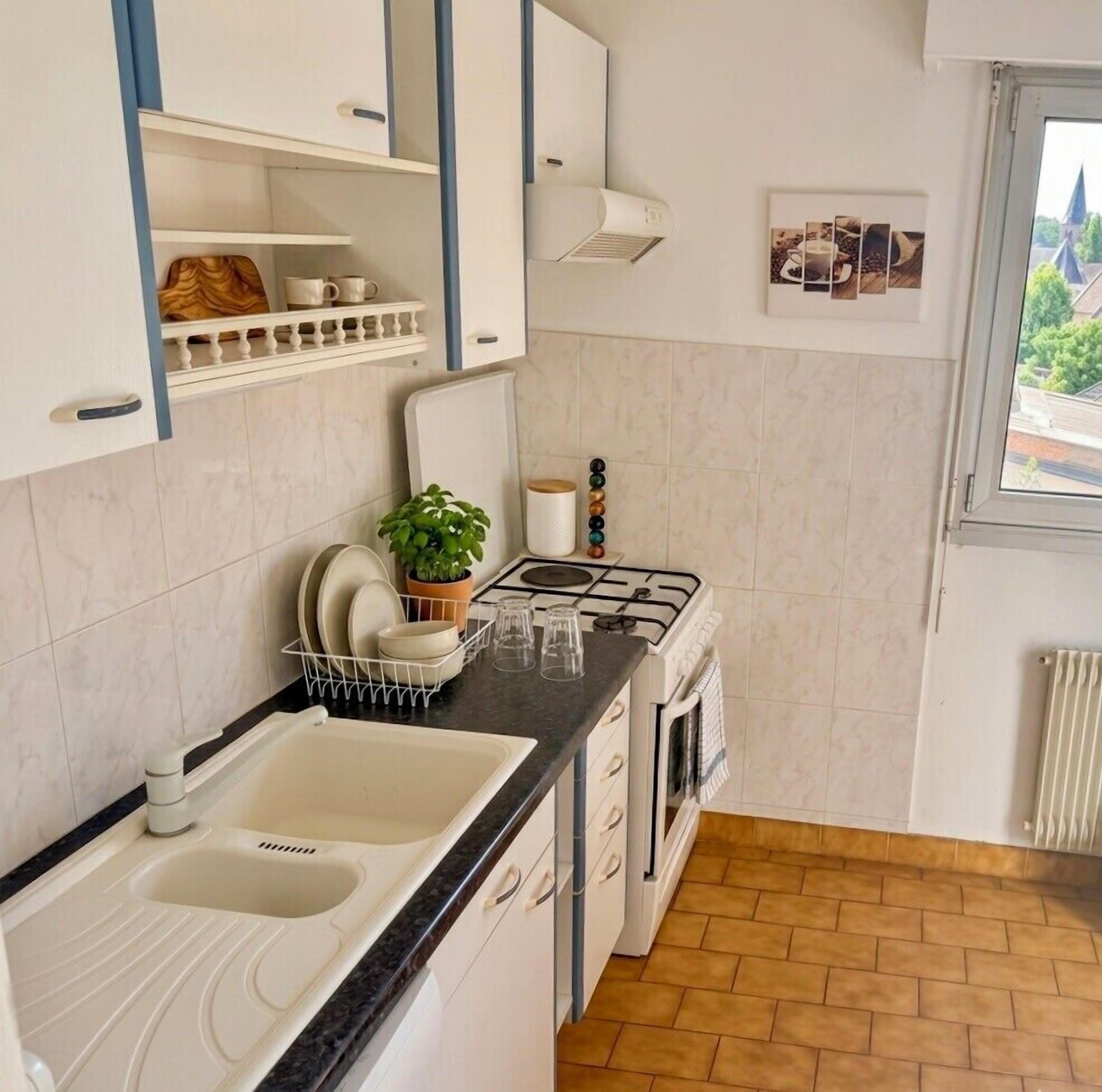 Macchina per tè/caffè, frigorifero, microonde, forno