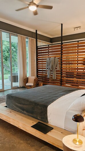 7 bedrooms, WiFi, bed sheets