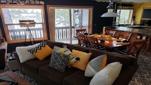Condo, 1 King Bed (Ridge Condo 03) | Living area - Ridge Condo 03 (Bend)