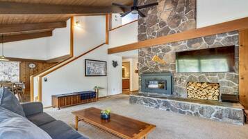 House, 2 Twin Beds (Crag - 01) | Living area