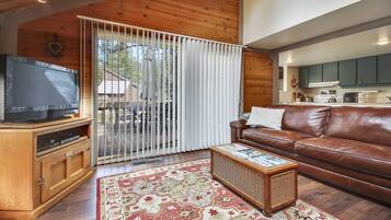 Condo, 3 Twin Beds (Pole House 04) | Living area