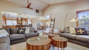 ハウス ベッド (複数台) (Topflite 16) | リビング エリア