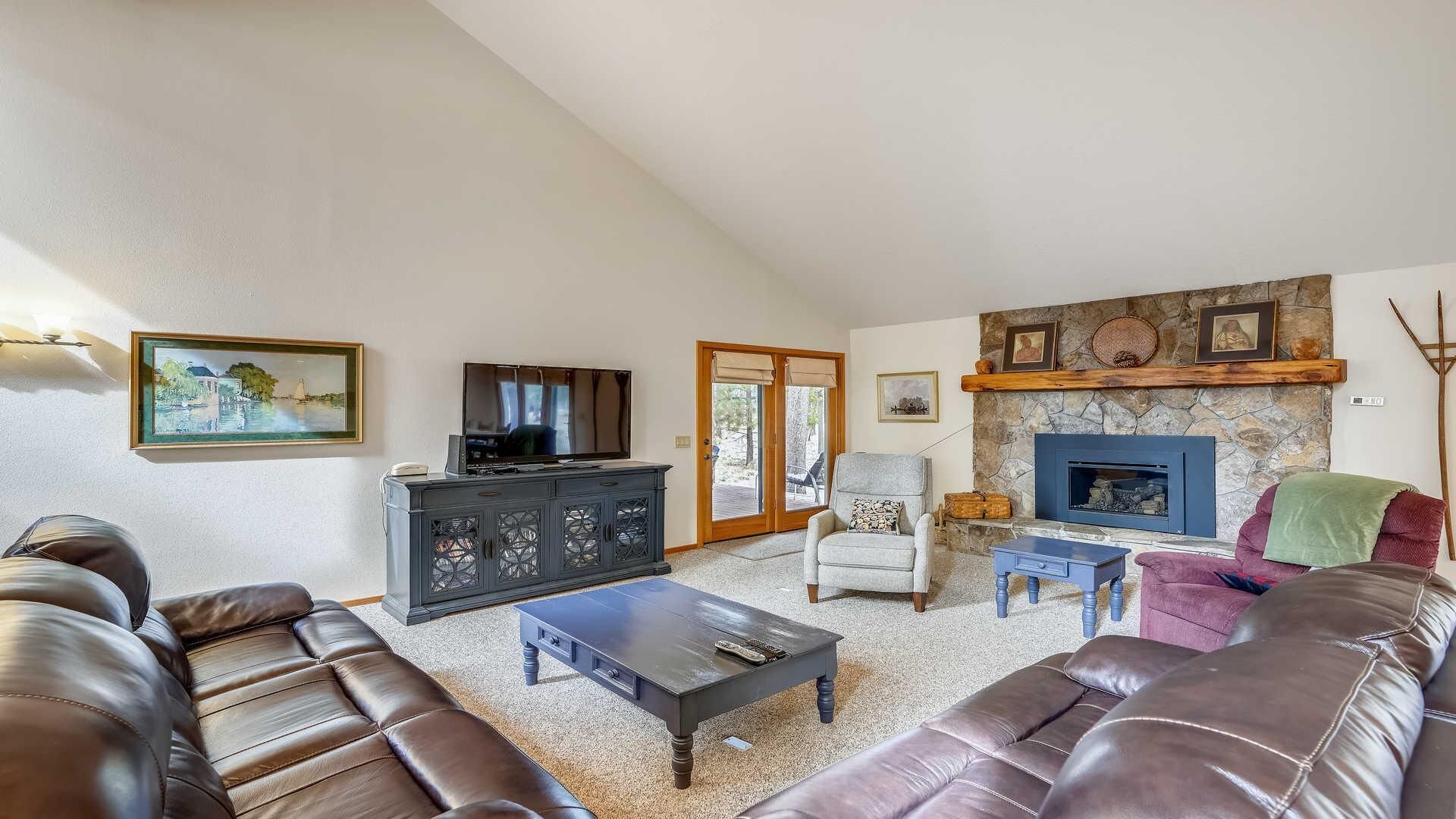 House, Multiple Beds (Topflite 06) | Living area