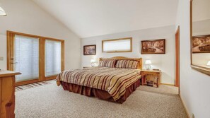 House, Multiple Beds (Topflite 06) - Topflite 06 (Bend)