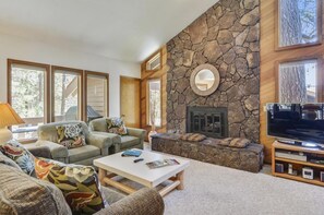 Condo, 1 King Bed (Ridge Condo 12) | Living area - Ridge Condo 12 (Bend)