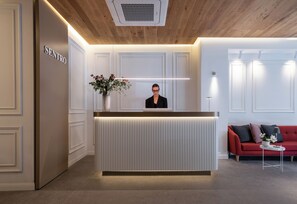 Reception - Sentro Boutique Hotel (Sofia)