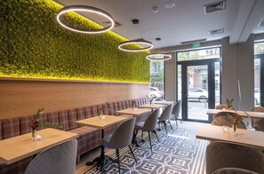 Cooked-to-order breakfast on weekends (EUR 9.00 per person) - Sentro Boutique Hotel (Sofia)