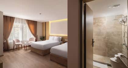Elegance Grand City Hotel