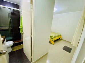 Comfort Apartment, City View | Bathroom