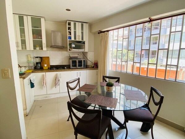Comfort Apartment, City View | Private kitchen