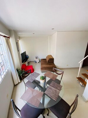 Comfort Apartment, City View | Living area