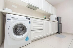 Cots/infant beds - I Soho at I City by My Trip & My Stay (Shah Alam)