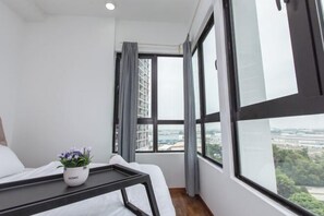 Cots/infant beds - I Soho at I City by My Trip & My Stay (Shah Alam)