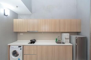 Cots/infant beds - I Soho at I City by My Trip & My Stay (Shah Alam)