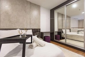 Cots/infant beds - I Soho at I City by My Trip & My Stay (Shah Alam)