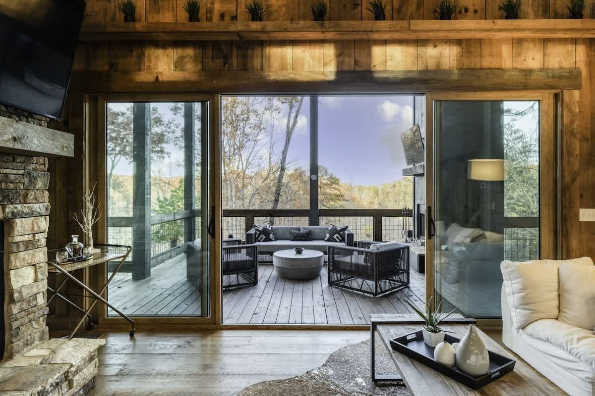 TV, fireplace, offices