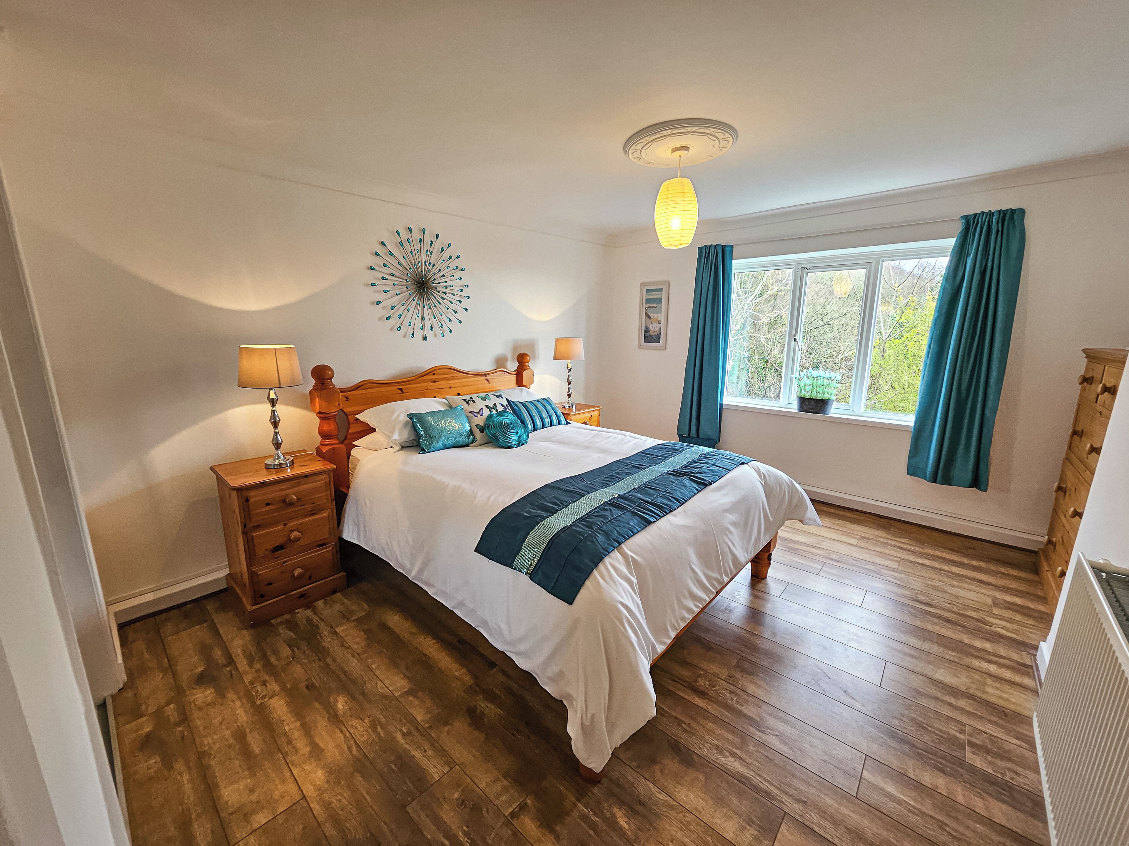 4 bedrooms, WiFi, bed sheets