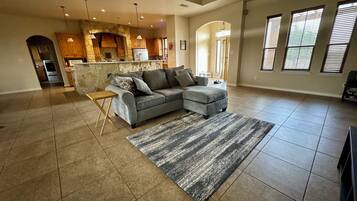 Smart-TV, Kamin, Drucker