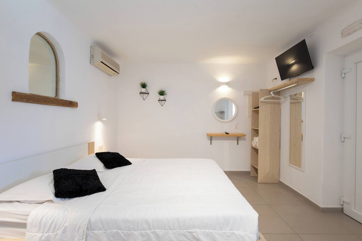 Standard Double Room, Balcony, Garden View | Blackout drapes, soundproofing, iron/ironing board (on request)