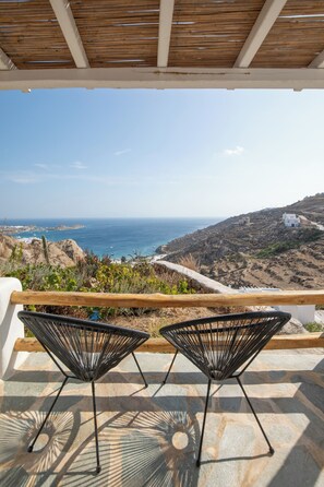 Cortinas blackout y sistema de insonorización 