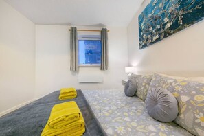 2 bedrooms, desk, iron/ironing board, travel crib