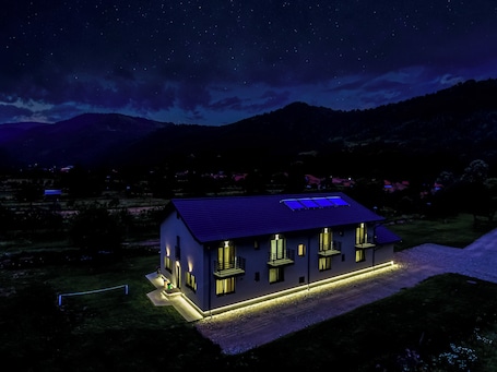 Exterior. Transalpina Retreat
