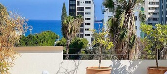 Urban Oasis Retreat S