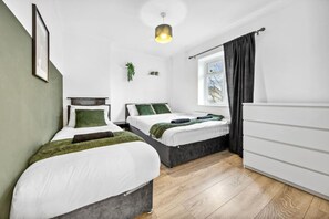 3 間睡房、書桌、Wi-Fi、床單