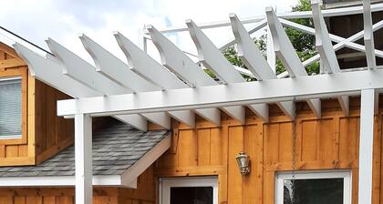Northern Bungalow with Fireplace