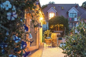 Terrace/patio - Directly on the cliffs with beach access, beautiful nature in a quiet location. (Rerik)