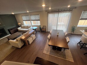 Interior - Large New Construction Home in SW Redmond Neighborhood Near Bend (Redmond)