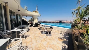 Kolam renang outdoor