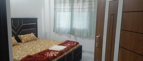 8 bedrooms, WiFi