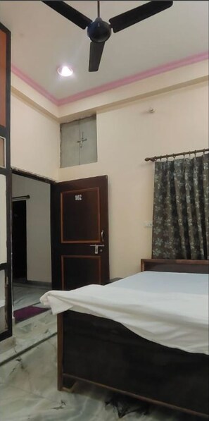 8 bedrooms, WiFi
