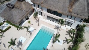 Exterior - 16 Guests, 8 Beds, 460m2, 2500m2 Downtown (Tulum)
