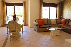 Living room - Vilamoura Typical 3 With Pool by Homing (Loulé)