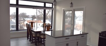 Spacious 4-bedroom house in superb Omaha with AC, WiFi
Centrally located house,