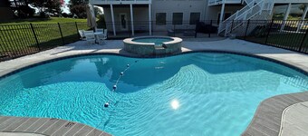 Lake Anna Waterfront Retreat Private Pool, Spa & Game Room Sleeps Large Groups