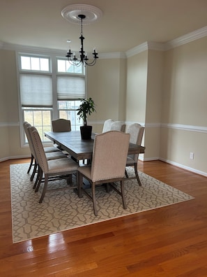 Dining - Lake Anna Waterfront Retreat Private Pool, Spa & Game Room Sleeps Large Groups (Orange)