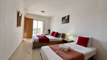1 bedroom, bed sheets