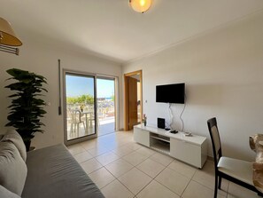 Living room - Monte Gordo Beach Ocean View 4 by Homing (Vila Real Santo Antonio)