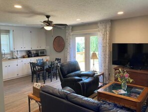 Living area - Farm Cottage ★ Mountain Views ★ Hot Tub (Goode)