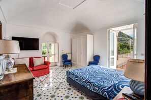 4 bedrooms, WiFi, bed sheets