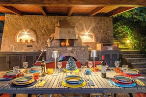 Outdoor dining