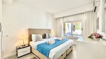 2 bedrooms, bed sheets